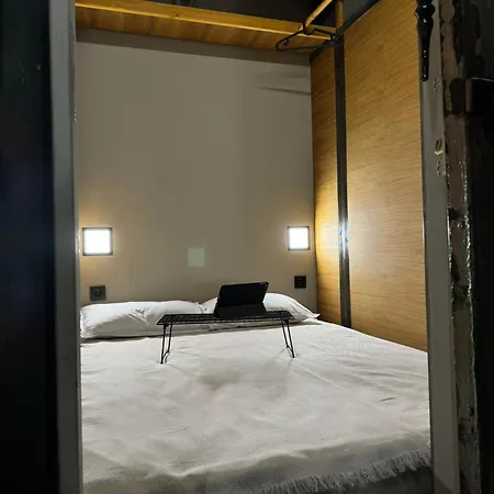 Hostel Swed Cab Embassy