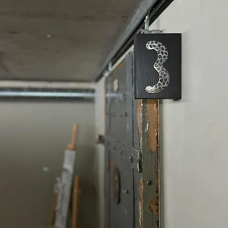 Swed Cab Embassy * Várna