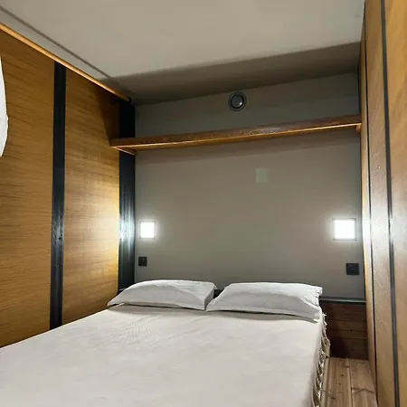 Hostel Swed Cab Embassy Várna