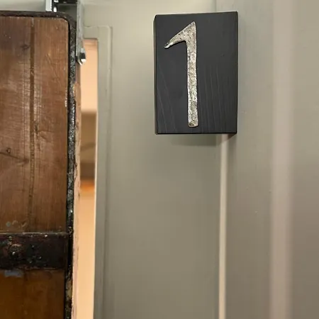 Swed Cab Embassy * Várna