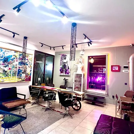 ホステル Swed Cab Embassy *