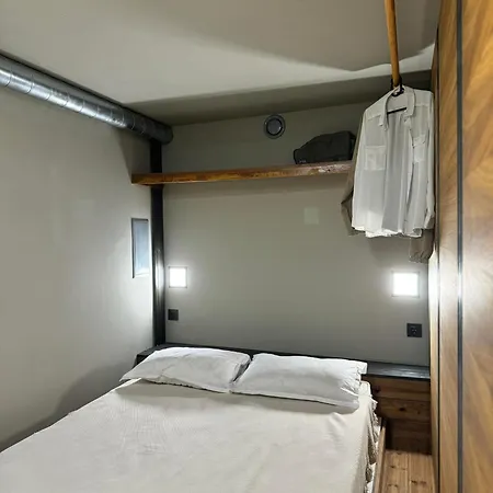 Hostel Swed Cab Embassy